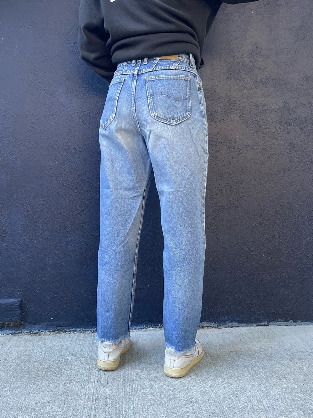 Vintage 90s Lee high waisted jeans size 27”